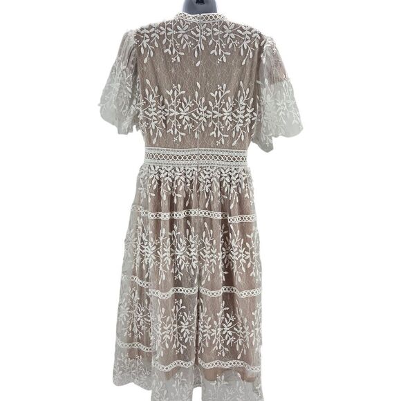 Ivy City Co Sicily Flutter Floral Lace Midi Dress - Picture 2 of 3